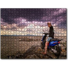 Cakapuzzle Kayalıklar Deniz Bulutlar ve Motorlu Adam Mdf 120 Parça Puzzle