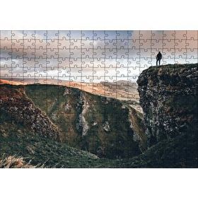Cakapuzzle Kayalıklardaki Yalnız Adam 255 Parça Puzzle