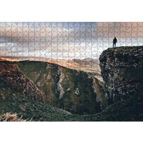 Cakapuzzle Kayalıklardaki Yalnız Adam 255 Parça Puzzle