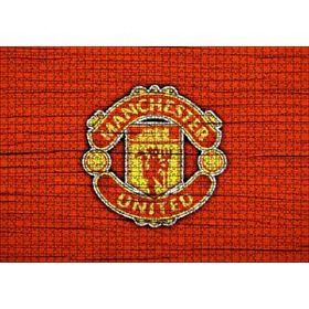 Cakapuzzle Kırmızı Boyalı Zeminde Manchester United Logosu Mdf 1000 Parça Puzzle