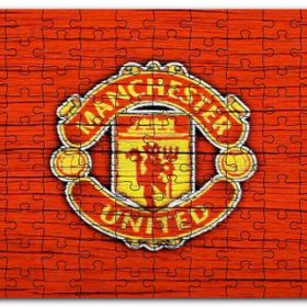 Cakapuzzle Kırmızı Boyalı Zeminde Manchester United Logosu Mdf 120 Parça Puzzle
