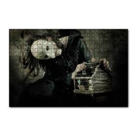 Cakapuzzle Korkunç Maskeli Yaratık ve Mini Ağaç Kulübesi 255 Parça Puzzle