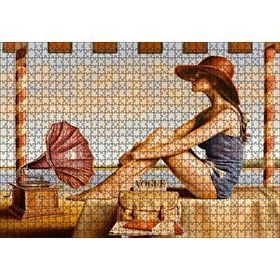 Cakapuzzle Lacivert Mayolu Kadın ve Gramofon 120 Parça Ahşap Puzzle
