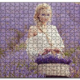 Cakapuzzle Lavanta Tarlası ve Sepetli Kız Mdf 1000 Parça Puzzle
