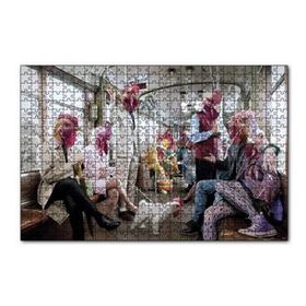 Cakapuzzle Metroda Tavuk Başlıklı Komik İnsanlar 120 Parça Ahşap Puzzle