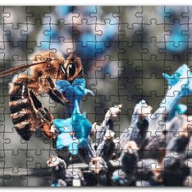Cakapuzzle Mor Siyah Çiçekten Polen Toplayan Arı Mdf 1000 Parça Puzzle
