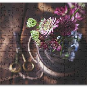 Cakapuzzle Mor Yeşil Çiçekler Flu İp ve Makas Arkaplan Mdf 1000 Parça Puzzle