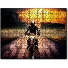 Cakapuzzle Motorsikletli Adam Günbatımı ve Gökdelenler Mdf 1000 Parça Puzzle