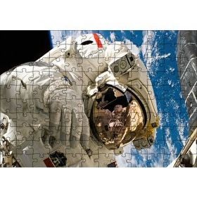Cakapuzzle Nasa Astronotu Dünya Manzarası 120 Parça Ahşap Puzzle