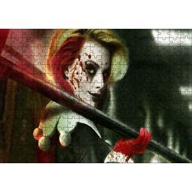 Cakapuzzle Omzunda Sopası ve Yüzünde Kan İle Harley Quinn Mdf 255 Parça Puzzle