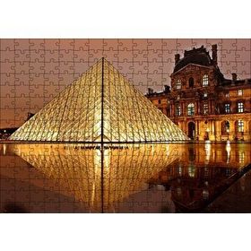 Cakapuzzle Paris Louvre Müzesi Gece Manzarası 120 Parça Ahşap Puzzle