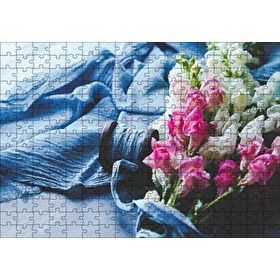 Cakapuzzle Pembe Beyaz Çiçekli Buket ve Mavi Kumaş 120 Parça Ahşap Puzzle