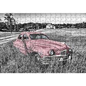 Cakapuzzle Siyah Beyaz Çayırlardaki Eski Kırmızı Araba 120 Parça Ahşap Puzzle