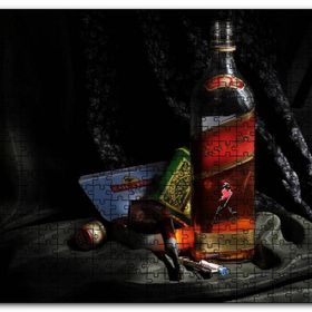 Cakapuzzle Siyah Kumaşlar ve Johnnie Walker Red Label Mdf 500 Parça Puzzle