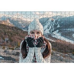 Cakapuzzle Soğuk Dağlar ve Beyaz Bereli Kız 255 Parça Ahşap Puzzle