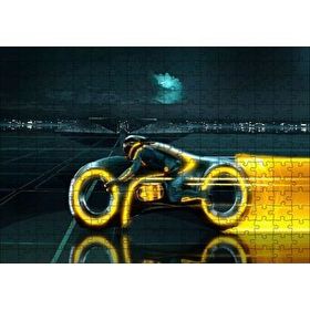Cakapuzzle Tron Efsanesi Motorsiklet ve Sürücüsü 120 Parça Ahşap Puzzle