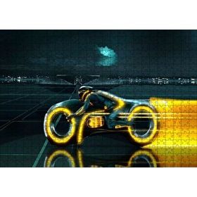 Cakapuzzle Tron Efsanesi Motorsiklet ve Sürücüsü 120 Parça Ahşap Puzzle