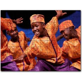 Cakapuzzle Yerel Kıyafetleriyle Dans Eden Afrikalı Çocuklar 120 Parça Puzzle