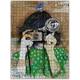 Cakapuzzle Yeşil Elbiseli Fotoğrafçı Ahşap 255 Parça Puzzle