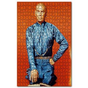 Cakapuzzle Yul Brynner Mavi Parlak Elbiseli Kırmızı Ahşap 1000 Parça Puzzle