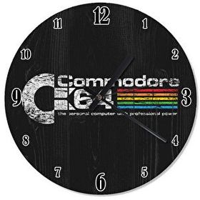 Cakasaat Ahşap Zeminde Commodore 64 Amblem Duvar Saati