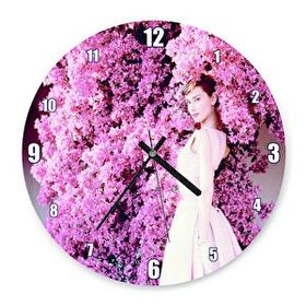 Cakasaat Audrey Hepburn Kırmızı Çiçekler Önünde Yakın Çekim Duvar Saati