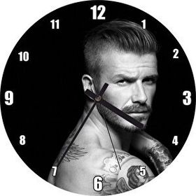 Cakasaat David Beckham Üstü Çıplak Karanlık Arkaplan Duvar Saati