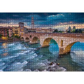 Cakatablo İtalya Verona Ponte Pietra Köprüsü ve Mor Gökler 1000 Parça Puzzle