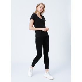 Calvin Klein J20J213716BAE V Yaka Normal Kalıp Siyah Kadın T-Shirt