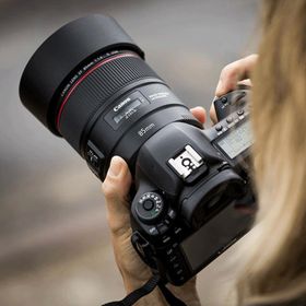 Canon EF 85mm F1.4L IS USM Lens