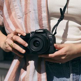 Canon EOS R10 Aynasız Fotoğraf Makinesi