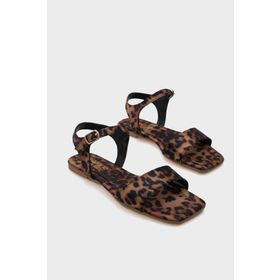Capone Outfitters Celinda Bilekten Bantlı Küt Burunlu Düz Topuklu Saten Kadın Sandalet