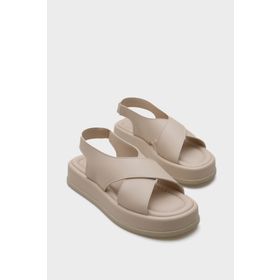 Capone Outfitters Dena Dolgu Topuklu Çapraz Bantlı Kadın Sandalet