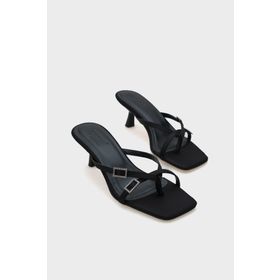 Capone Outfitters Milena Küt Burunlu Orta Topuklu Çift Taşlı Tokalı Saten Kadın Terlik