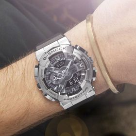 Casio GM-110-1ADR G-shock Erkek Kol Saati
