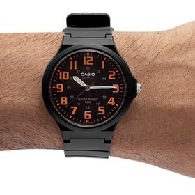 Casio MW-240-4BVDF Analog Silikon Kordon Spor Erkek Kol Saati
