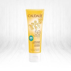 Caudalie Kırışıklık Karşıtı Güneş Koruyucu SPF50 50 ml Yüz Kremi
