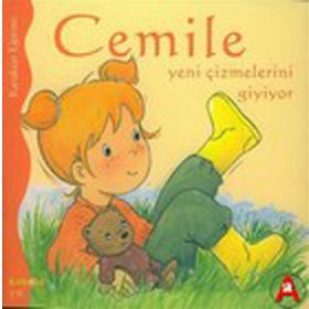 CEMILE YENI ÇİZMELERİNİ GIYIYOR - ALINE DE PÉTINGY