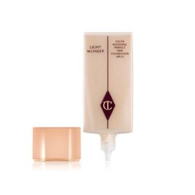 Charlotte Tilbury Light Wonder No:2 Fair Fondöten