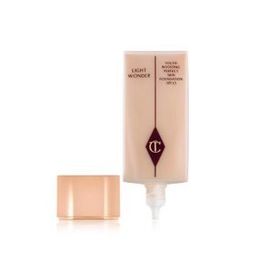 Charlotte Tilbury Light Wonder No:3 Fair Fondöten