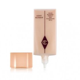 Charlotte Tilbury Light Wonder No:3 Fair Fondöten