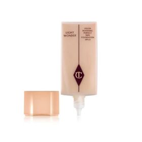 Charlotte Tilbury Light Wonder No:3 Fair Fondöten