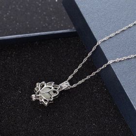 Çılgıntrend Gece Parlayan Lotus Çiçeği Kolye