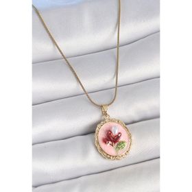 Clariss 316L Çelik Gold Renk Zincir Pembe Mineli İncili Çiçek İşlemeli Portre Model Kadın Kolye