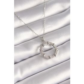Clariss 316L Çelik Gümüş Renk Zincir Zirkon Taşlı XoXo Model Kadın Kolye