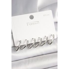 Clariss 925 Ayar Gümüş Çivi Pirinç Gümüş Renk Üçgen Model Kadın Küpe Seti
