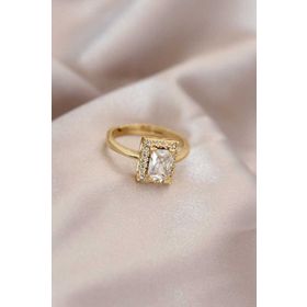 Clariss Ayarlamalı Gold Renk Metal Zirkon ve Kristal Taşlı Dikdörtgen Model Yüzük