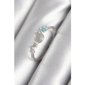 Clariss BYK3044 Pirinç Gümüş Renk Zirkon Taş Detaylı Beyaz Sedefli Çiçek Model Kadın Yüzük