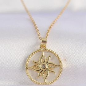 Clariss EBJ240601W24629 316L Çelik Zincir Altın Renk Zirkon Taşlı Oval Tasarım Güneş Kolye