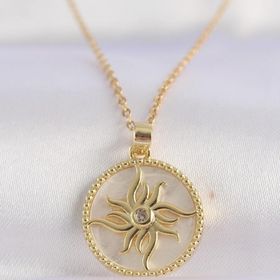 Clariss EBJ240601W24629 316L Çelik Zincir Altın Renk Zirkon Taşlı Oval Tasarım Güneş Kolye